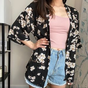 Cute black and white flower kimono One Size